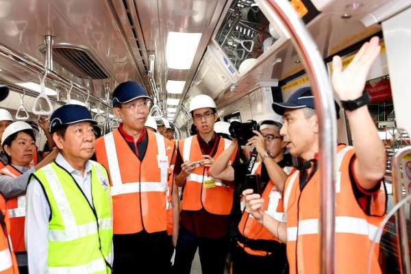 SMRT CEO gives up car for MRT Rides