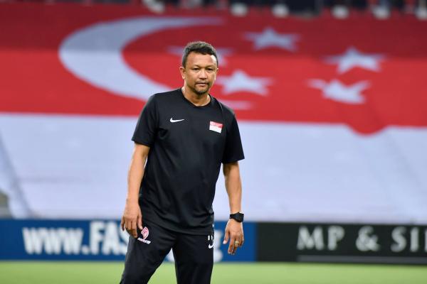 Singapore coach and icon Fandi appeals for fans to watch Lions