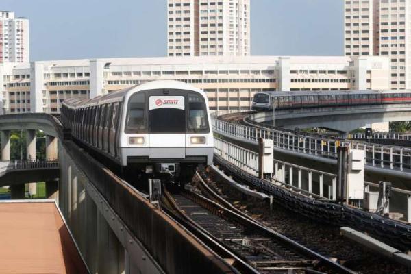 SMRT staff injured on track during maintenance works, causes delay on EW Line