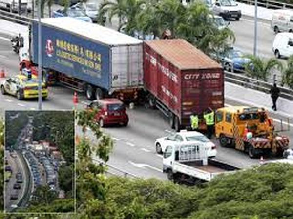 1 person dead in accident between 2 lorries at AYE